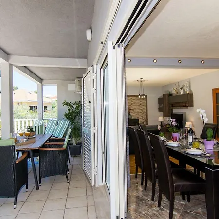 Flora Apartment Trogir Exterior photo