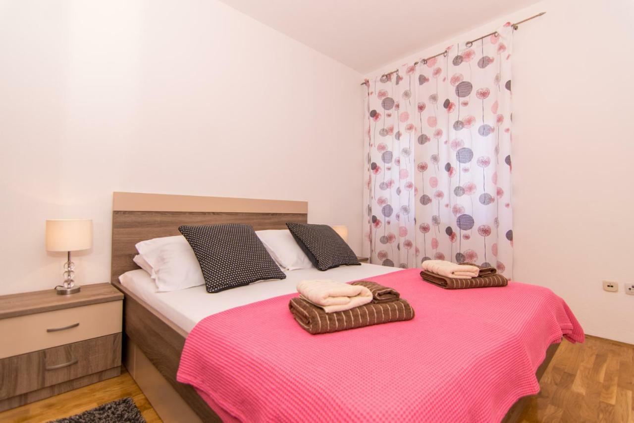Flora Apartmán *